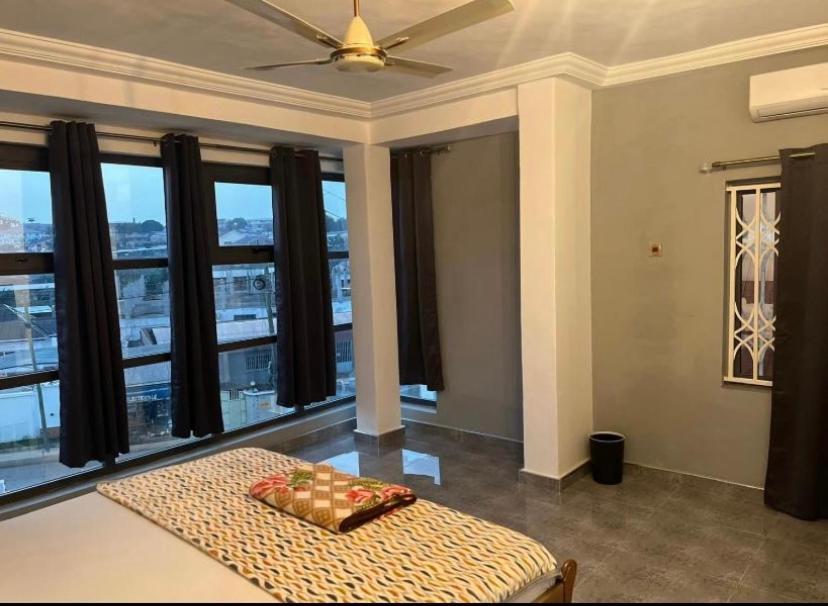 Baffour Apartments Adiebeba Eksteriør bilde